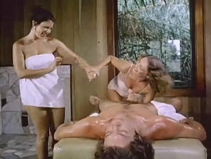 Geiles Luder Wird Auf Dem Massage-Tisch Gebumst Geiles Luder Wird Auf Dem Massage-Tisch Gebumst